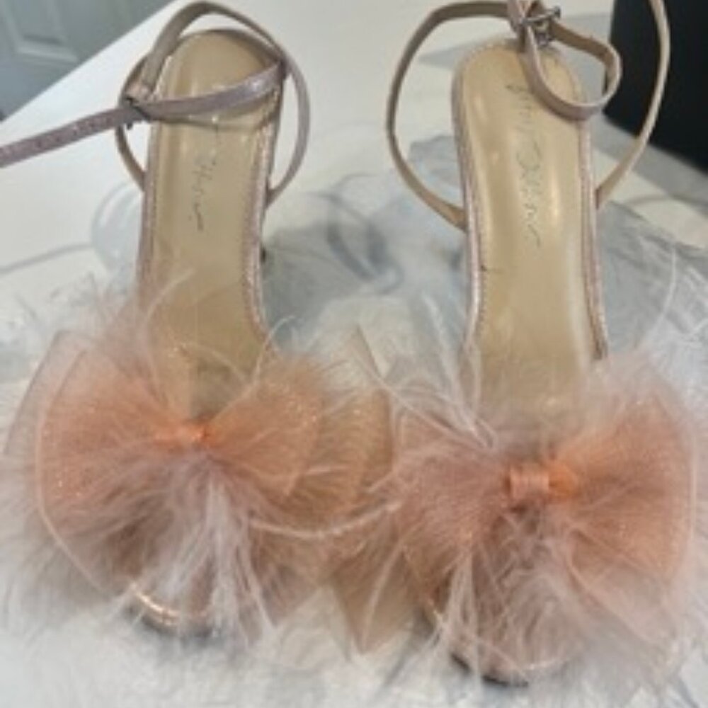 BETSEY JOHNSTON LOTTY SANDAL